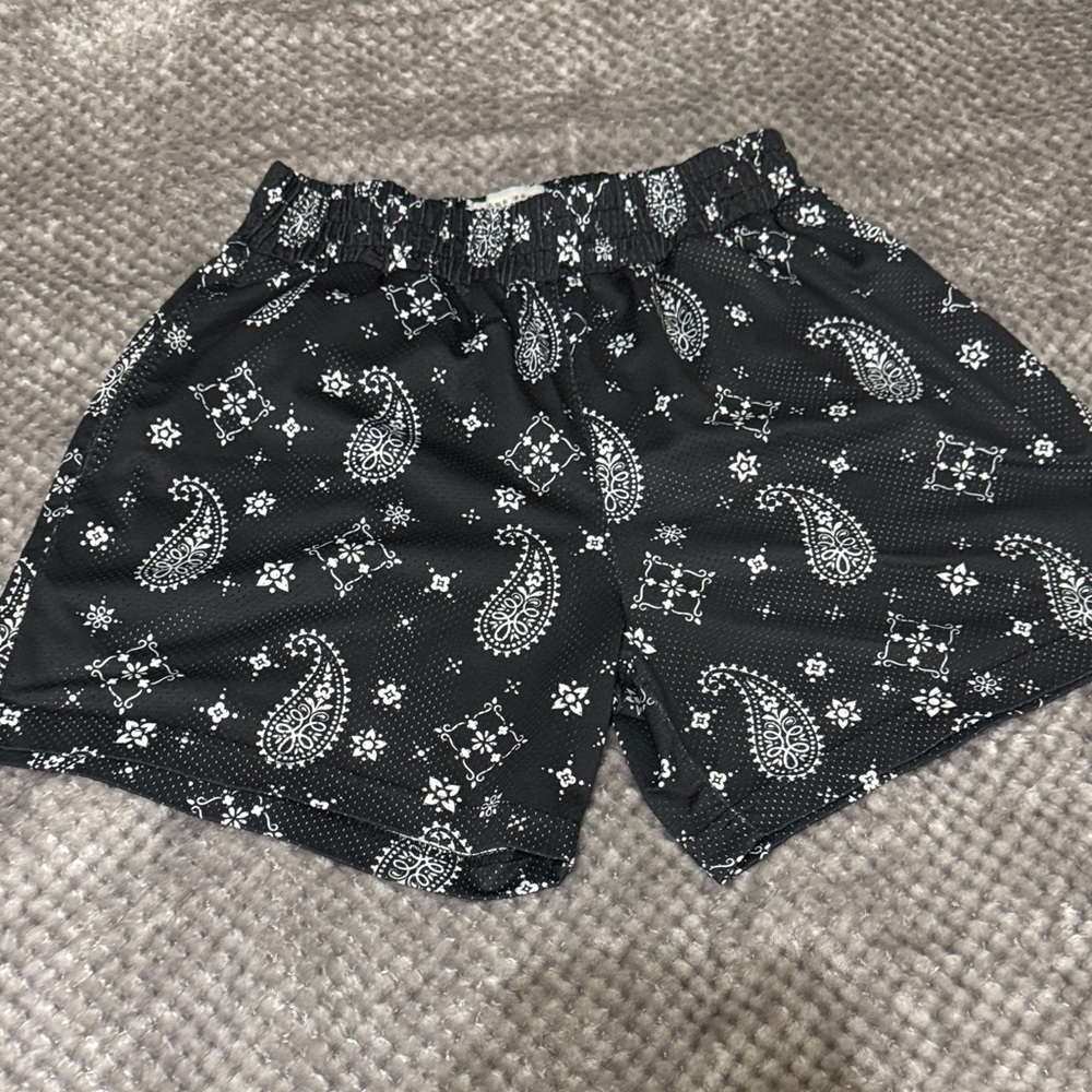 Common hype Black Paisley Print men Shorts